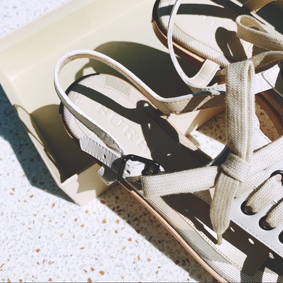 NWT Authentic Burberry Check Laceup Gladiator Flat - Picture 2 of 4